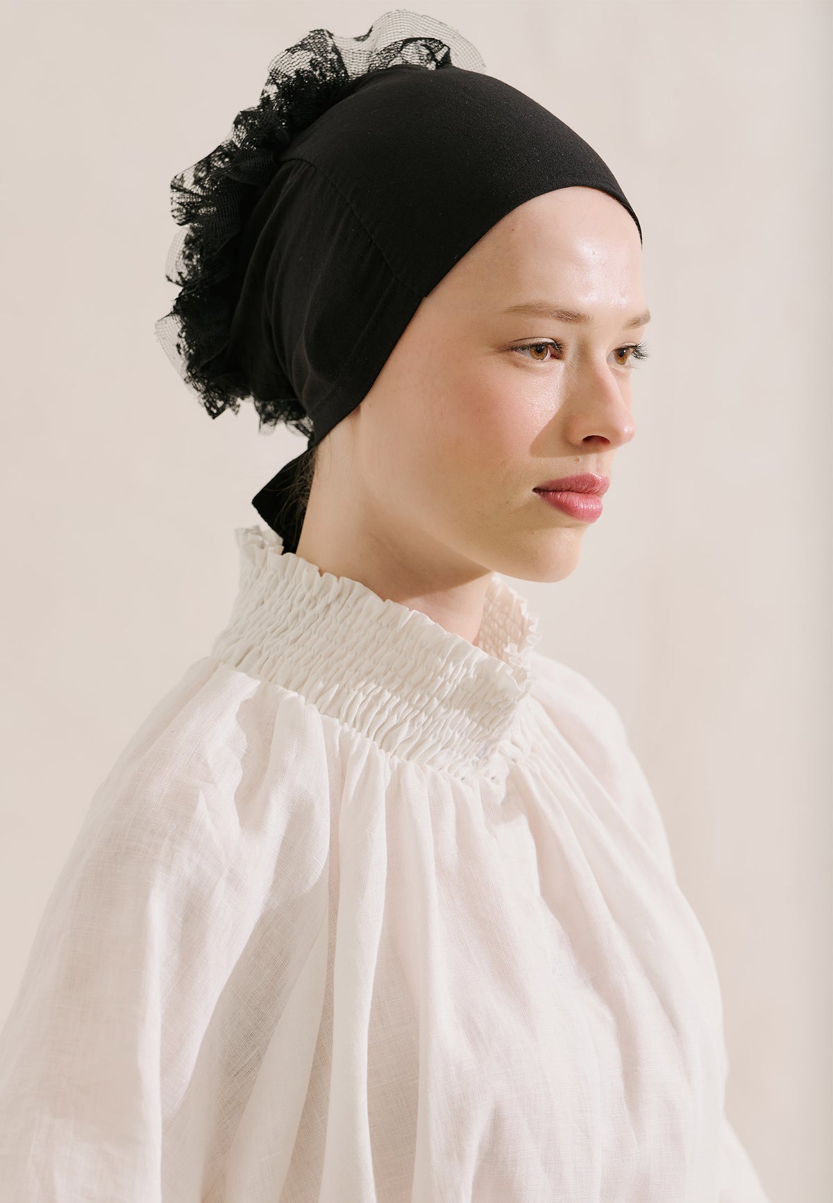 Siyah Dantel Topuzlu Bone(lace Eva)