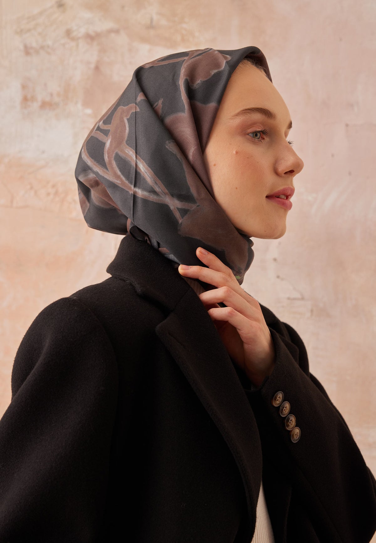 Siyah Dark Flower Desen Pamuk İpek Eşarp