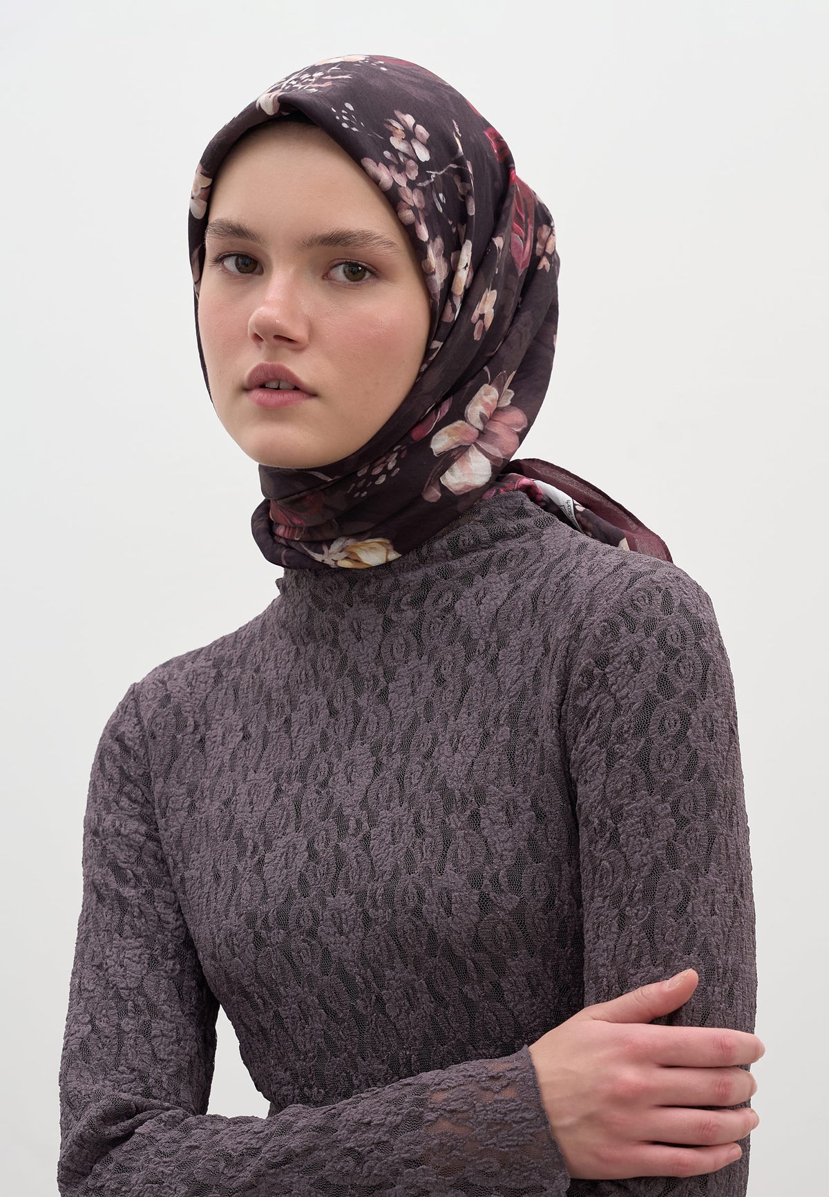 Mıdnıght Rose Desen Pamuklu Viskon Eşarp Bordo