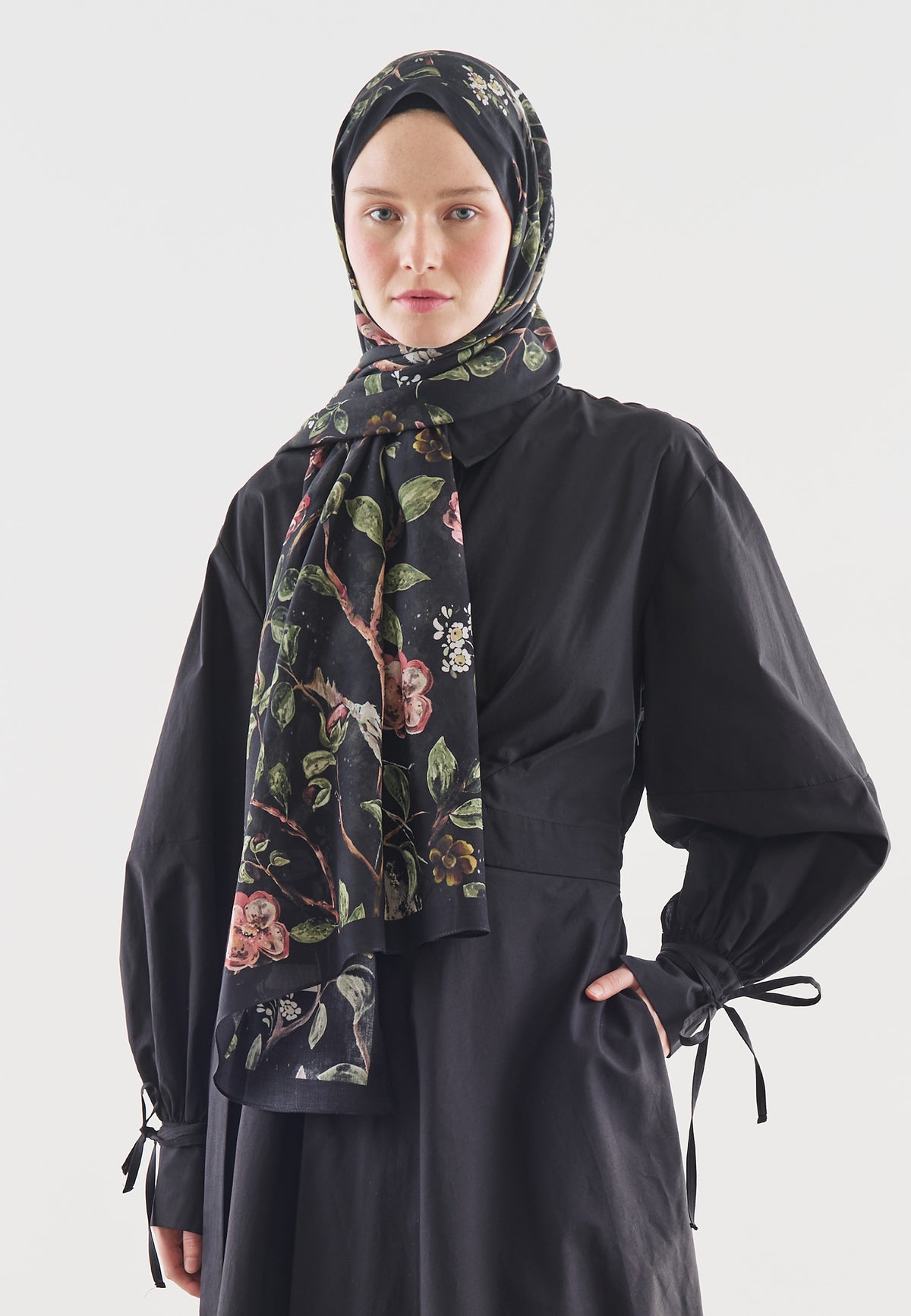 Flower Rain Desenli Pamuk Viskon Şal Siyah