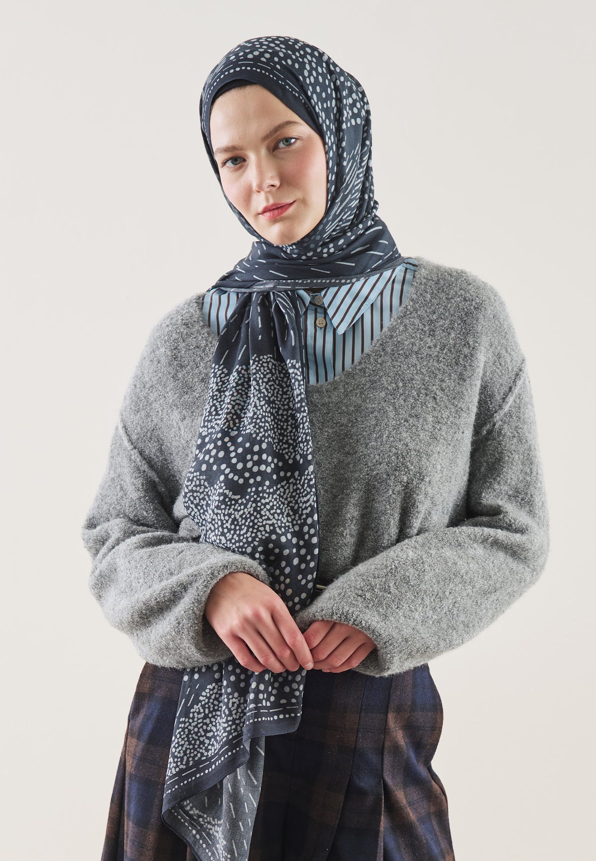 Lacivert Dot Elegance Desen Rami Şal
