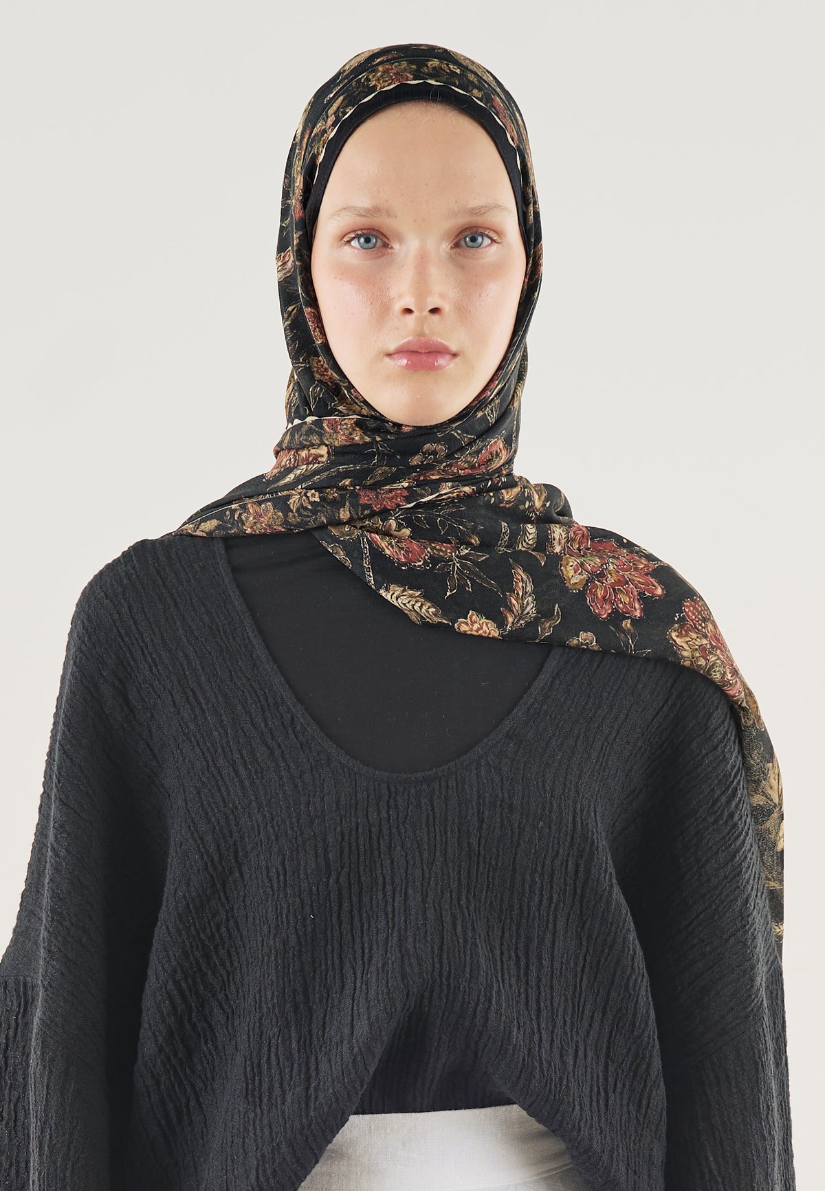 Siyah Ethnıc Blossom Desen Soft Viskon Şal