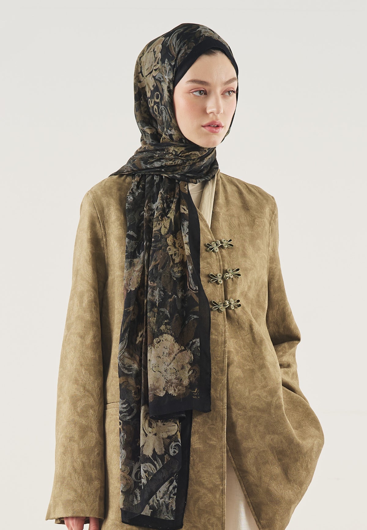 Siyah Floral Legacy Desen Soft Viskon Şal