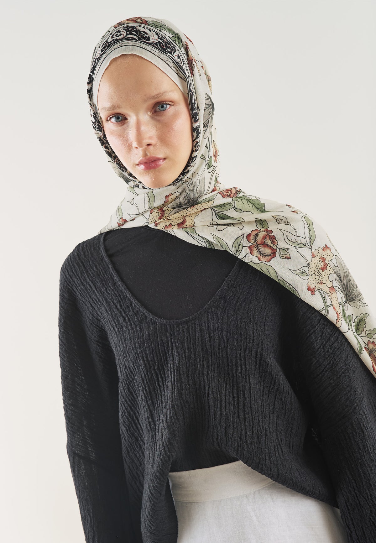 Siyah Pure Ethnic Desen Soft Viskon Şal